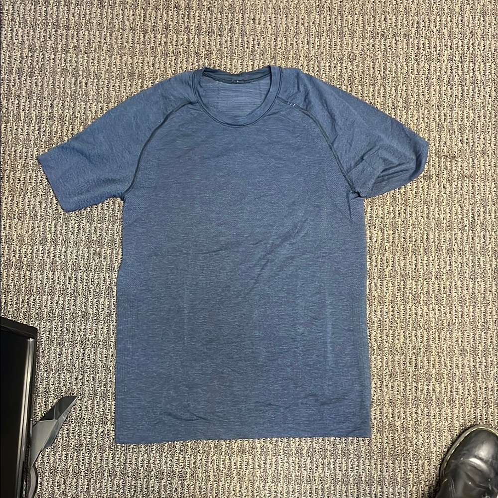 lululemon athletica Blue Short Sleeve Tee